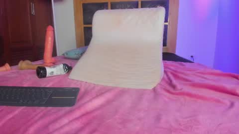 Hellzel online show from 06-11-26, 12:32