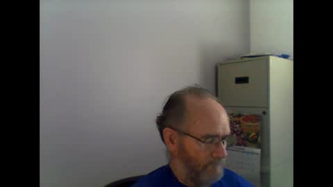 Snapshot of helopilot01 chatting on 09-27-25, 06:35 helopilot01 online show from 09-27-25, 06:35