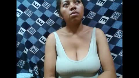 Snapshot of henitsaldy chatting on 09-18-25, 07:05 henitsaldy online show from 09-18-25, 07:05