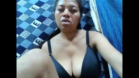 Snapshot of henitsaldy chatting on 09-22-25, 03:30 henitsaldy online show from 09-22-25, 03:30