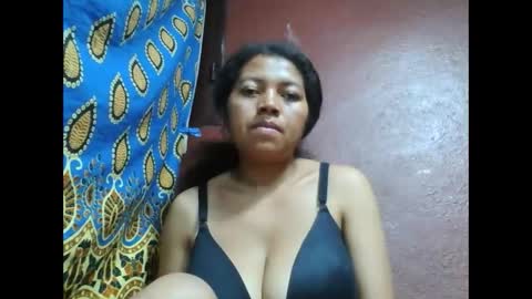 Snapshot of henitsaldy chatting on 09-23-25, 04:10 henitsaldy online show from 09-23-25, 04:10