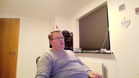 henrikrp1971 online show from 01-11-25, 09:04