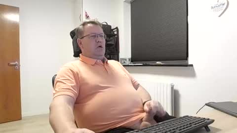 henrikrp1971 online show from 02-05-25, 08:14