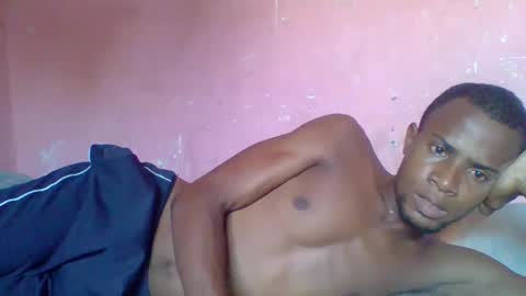 Snapshot of henriotflavien20 chatting on 12-19-24, 09:07 Adrian Honey online show from 12-19-24, 09:07