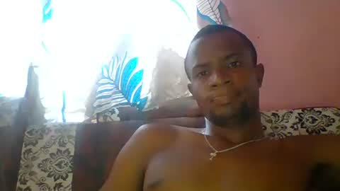 Snapshot of henriotflavien20 chatting on 01-21-25, 06:00 Adrian Honey online show from 01-21-25, 06:00