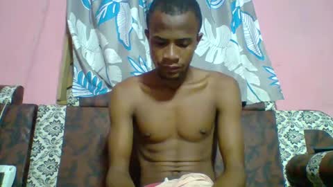 Snapshot of henriotflavien20 chatting on 01-24-25, 04:48 Adrian Honey online show from 01-24-25, 04:48