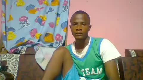 Snapshot of henriotflavien20 chatting on 02-12-25, 02:14 Adrian Honey online show from 02-12-25, 02:14