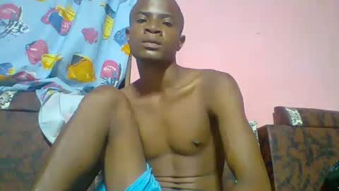 Snapshot of henriotflavien20 chatting on 02-12-25, 05:15 Adrian Honey online show from 02-12-25, 05:15