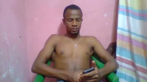 Snapshot of henriotflavien20 chatting on 11-01-25, 02:02 Adrian Honey online show from 11-01-25, 02:02