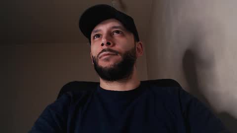 Snapshot of henryaxe chatting on 04-30-26, 11:05 HenryAxe online show from 04-30-26, 11:05
