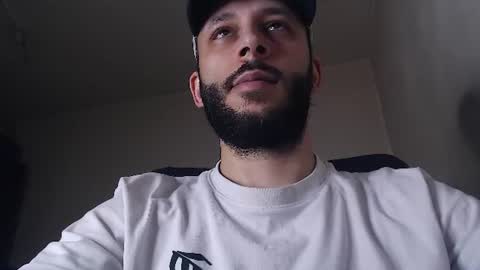 Snapshot of henryaxe chatting on 06-19-26, 01:15 HenryAxe online show from 06-19-26, 01:15