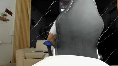 henrydouglas online show from 04-27-26, 05:05