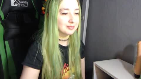 Snapshot of hentaishiing chatting on 01-04-25, 08:48 Hentaishiing online show from 01-04-25, 08:48