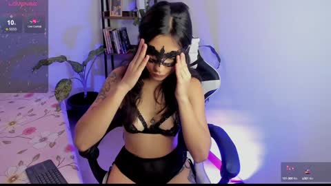 Hello I am Valentina independent Colombian model I love sensuality and pleasure welcome online show from 01-31-25, 07:07