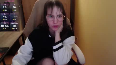 Snapshot of heraluna_ chatting on 01-01-25, 10:46 HeraLuna online show from 01-01-25, 10:46