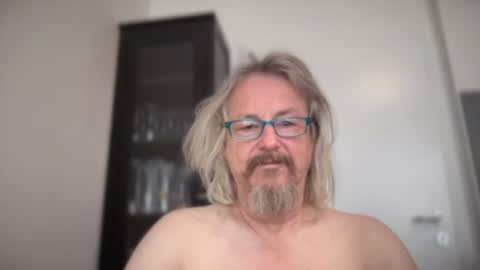 Snapshot of herbiebaby chatting on 12-17-24, 10:34 herbiebaby online show from 12-17-24, 10:34