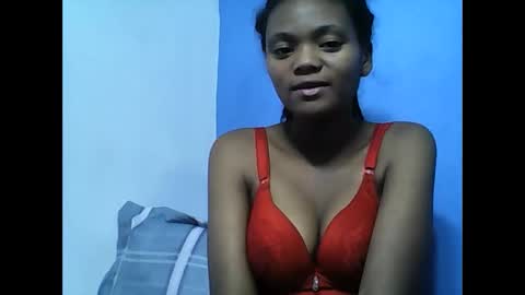 Snapshot of herisse01 chatting on 05-05-26, 06:49 herisse01 online show from 05-05-26, 06:49