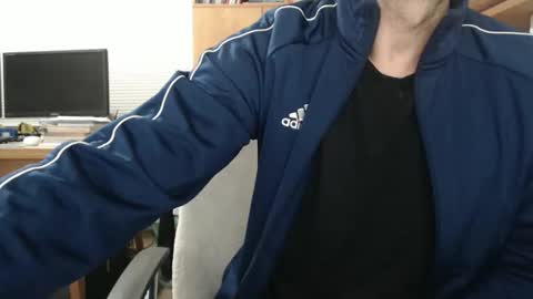 Snapshot of hero0111 chatting on 09-09-25, 10:26 hero0111 online show from 09-09-25, 10:26