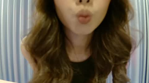 Snapshot of hersheys_aran chatting on 07-19-26, 06:50 Aran online show from 07-19-26, 06:50