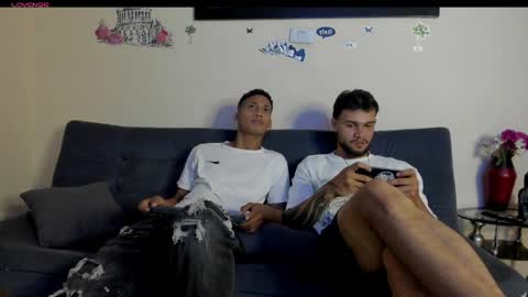 Snapshot of heteros_curious_ chatting on 04-06-26, 09:05 yeis online show from 04-06-26, 09:05