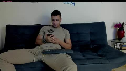 Snapshot of heteros_curious_ chatting on 04-13-26, 09:31 yeis online show from 04-13-26, 09:31