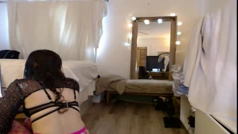 Snapshot of hevin69 chatting on 05-10-26, 03:39 hevin69 online show from 05-10-26, 03:39