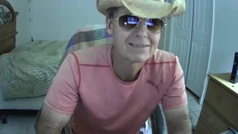 hewes1 online show from 01-19-25, 03:32