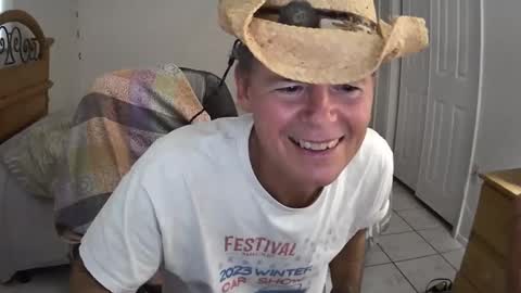 hewes1 online show from 02-07-25, 08:42