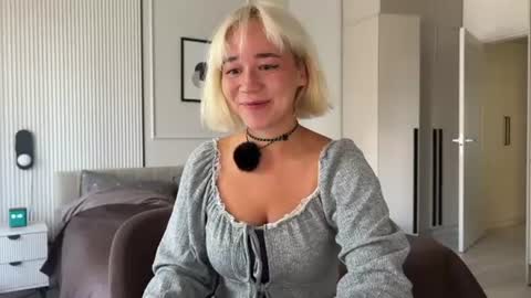 Snapshot of hey__lucy chatting on 08-08-26, 12:18 Lucy Nip slip shady online show from 08-08-26, 12:18