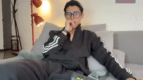 Snapshot of hey_cesard chatting on 07-09-26, 02:32 hey_cesard online show from 07-09-26, 02:32
