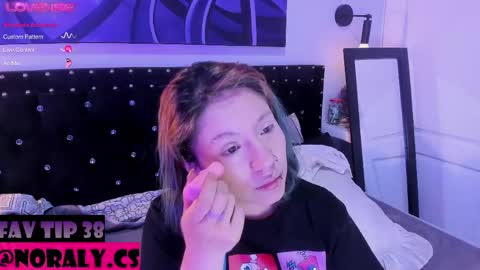 Snapshot of hey_noraly chatting on 05-26-26, 03:24 Noraly online show from 05-26-26, 03:24