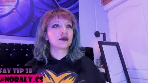Snapshot of hey_noraly chatting on 05-29-26, 05:49 Noraly online show from 05-29-26, 05:49