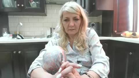 Snapshot of heyheygrey chatting on 06-11-26, 03:59 Heyheygrey online show from 06-11-26, 03:59