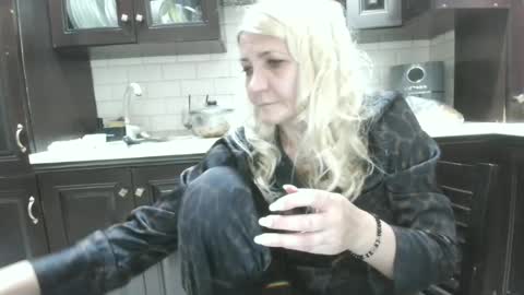 Snapshot of heyheygrey chatting on 06-15-26, 02:52 Heyheygrey online show from 06-15-26, 02:52