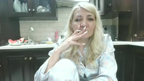 Snapshot of heyheygrey chatting on 06-20-26, 08:33 Heyheygrey online show from 06-20-26, 08:33