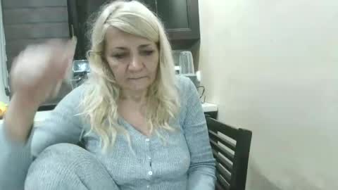 Snapshot of heyheygrey chatting on 06-25-26, 09:08 Heyheygrey online show from 06-25-26, 09:08