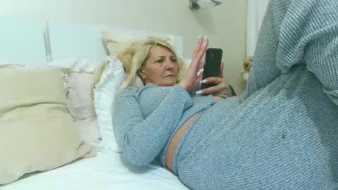 Snapshot of heyheygrey chatting on 07-16-26, 11:44 Heyheygrey online show from 07-16-26, 11:44