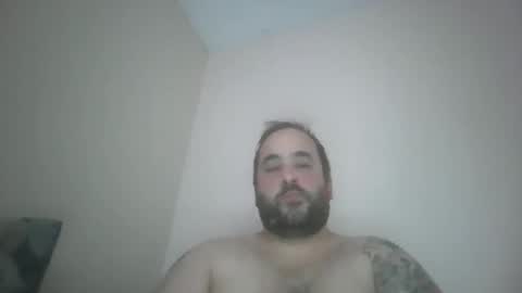 Snapshot of heyhoo111 chatting on 06-11-26, 03:10 heyhoo111 online show from 06-11-26, 03:10