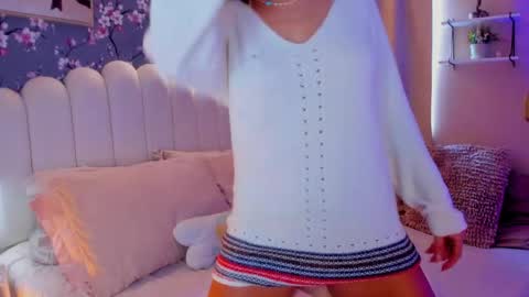 Snapshot of heymartina chatting on 04-22-26, 03:57 Martina Ricci Show schedule Monday to Friday 8am colombia time I work some weekends online show from 04-22-26, 03:57