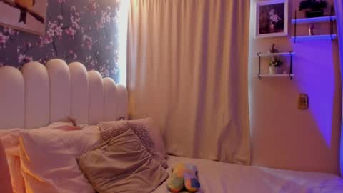 Snapshot of heymartina chatting on 04-30-26, 05:19 Martina Ricci Show schedule Monday to Friday 8am colombia time I work some weekends online show from 04-30-26, 05:19