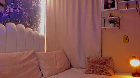 Snapshot of heymartina chatting on 05-28-26, 02:03 Martina Ricci Show schedule Monday to Friday 8am colombia time I work some weekends online show from 05-28-26, 02:03