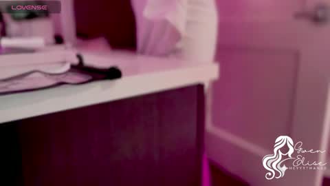 Gwen Elise online show from 11-06-25, 01:17