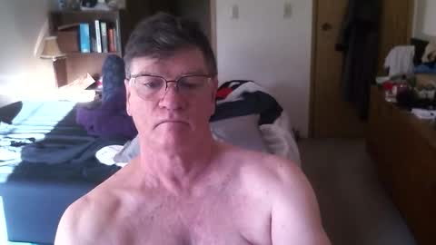 Snapshot of hg99too chatting on 05-02-26, 02:11 hg99too online show from 05-02-26, 02:11