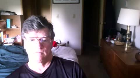 Snapshot of hg99too chatting on 06-11-26, 01:20 hg99too online show from 06-11-26, 01:20