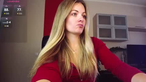 Lina online show from 09-19-25, 11:55