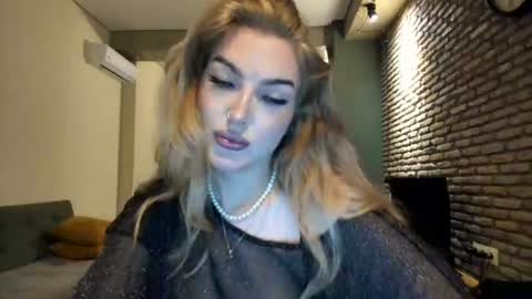 Hi lina online show from 06-25-26, 02:22