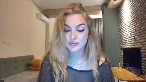 Hi lina online show from 06-25-26, 05:12