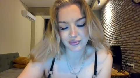 Hi lina online show from 06-26-26, 02:38