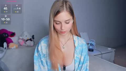 Snapshot of hidden_charm chatting on 02-11-26, 03:50 Elizabeth online show from 02-11-26, 03:50