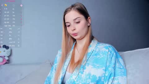 Snapshot of hidden_charm chatting on 02-25-26, 04:16 Elizabeth online show from 02-25-26, 04:16